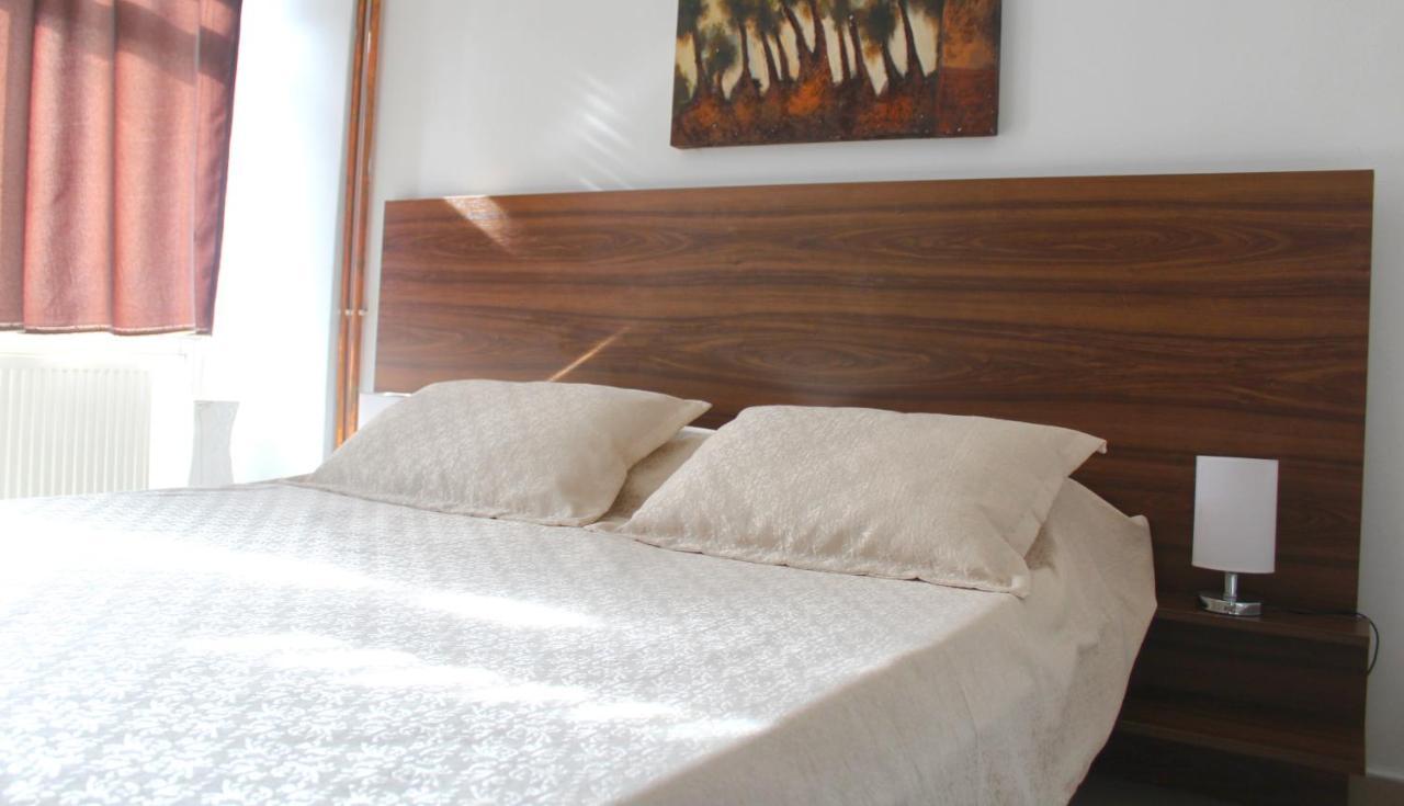 Hotel Kika Priştine Dış mekan fotoğraf