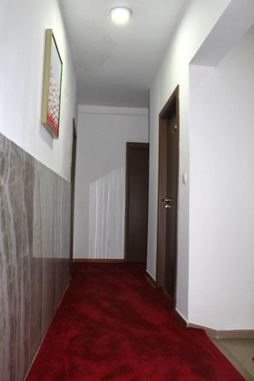 Hotel Kika Priştine Dış mekan fotoğraf