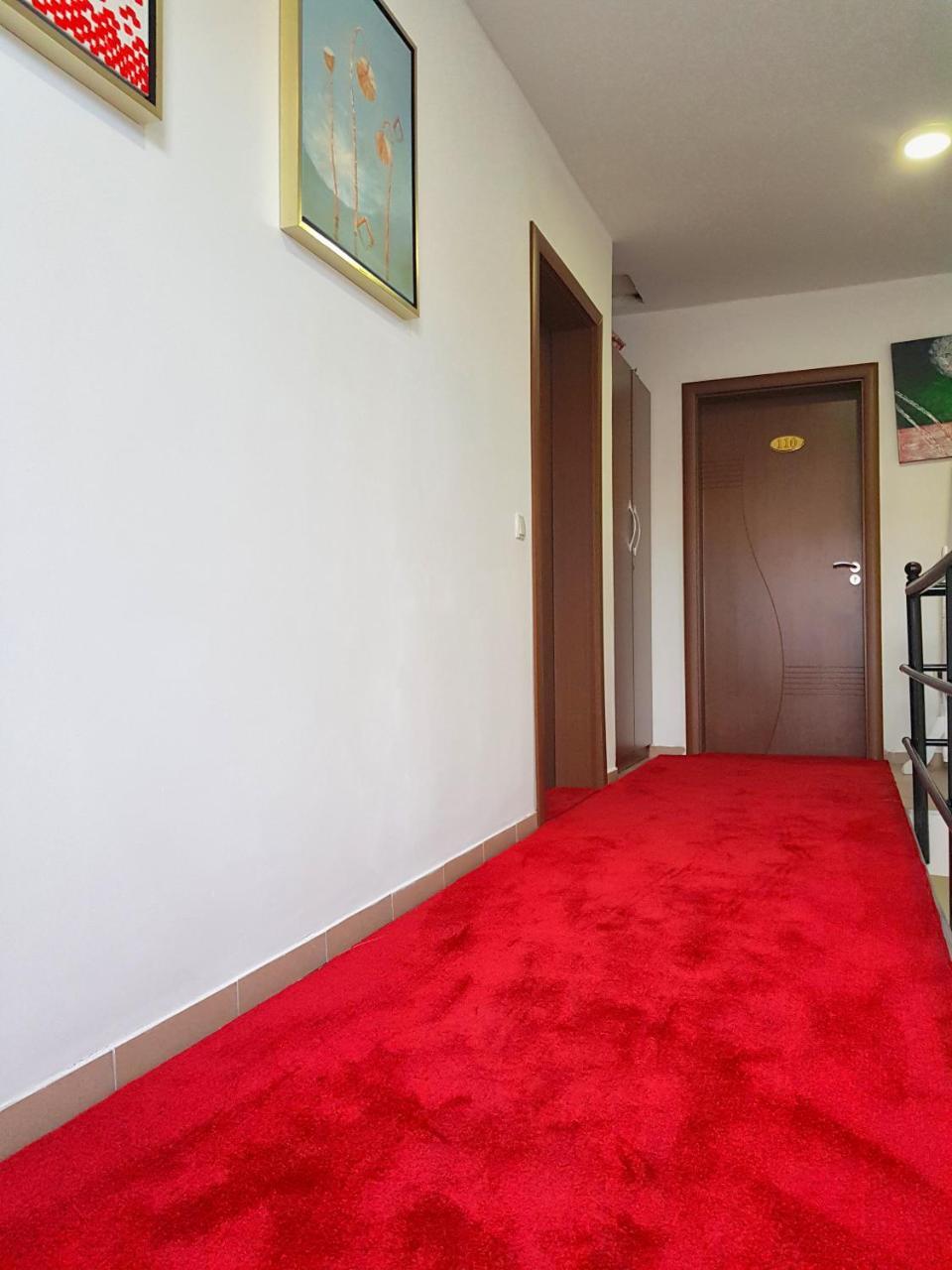 Hotel Kika Priştine Dış mekan fotoğraf