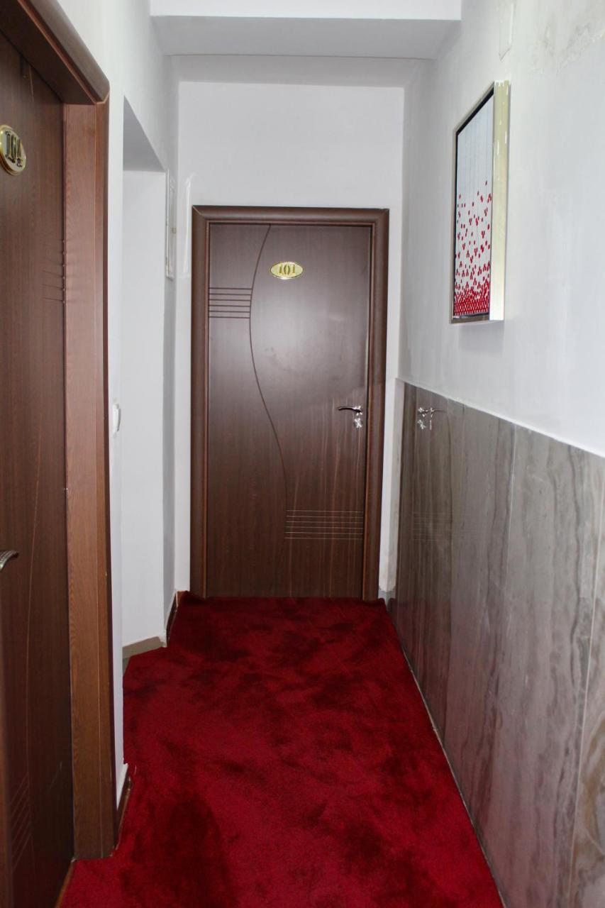 Hotel Kika Priştine Dış mekan fotoğraf
