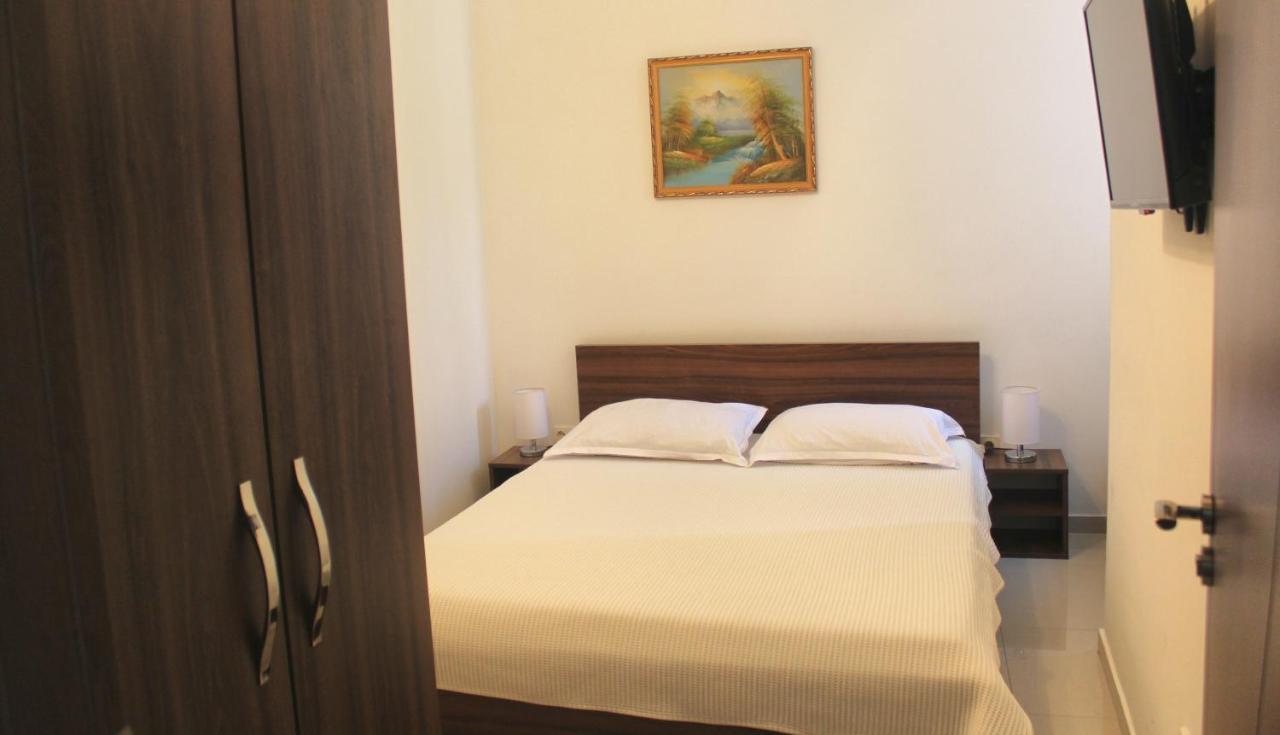 Hotel Kika Priştine Dış mekan fotoğraf