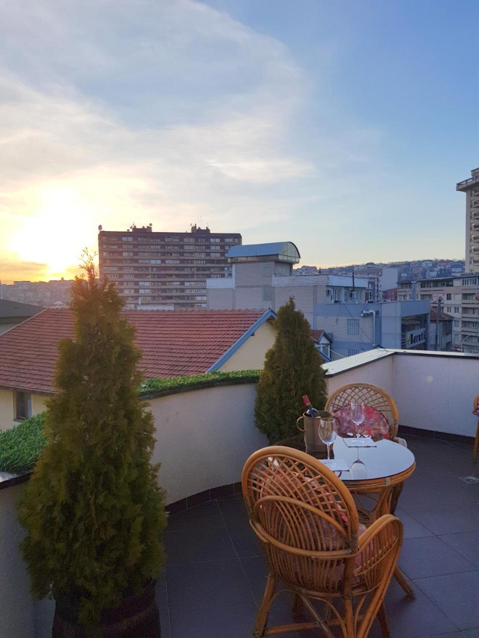 Hotel Kika Priştine Dış mekan fotoğraf